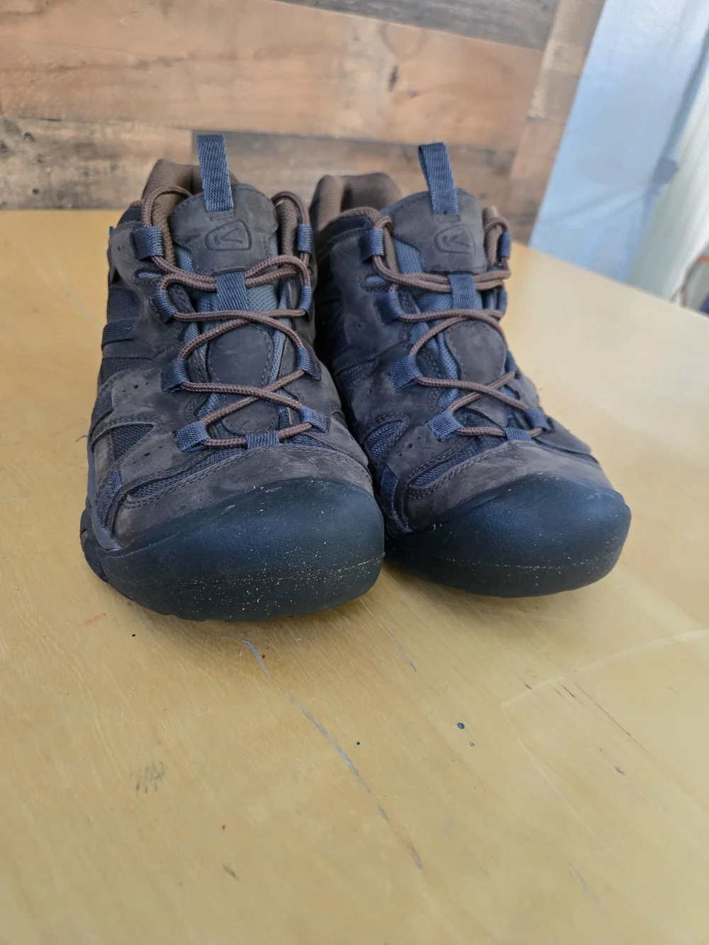 KEEN Siskiyou Shoes Mens 11.5 Brown Waterproof Hiking Trail Low Top Sneakers